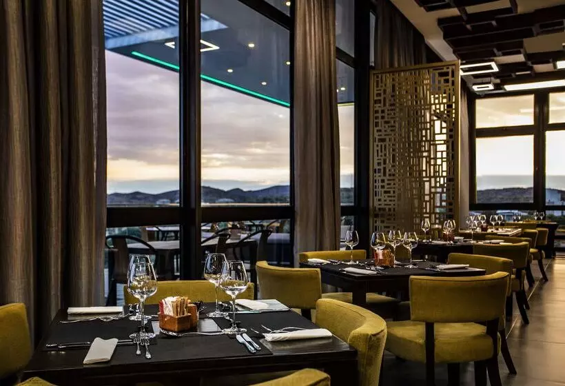 Avani Windhoek Hotel & Casino