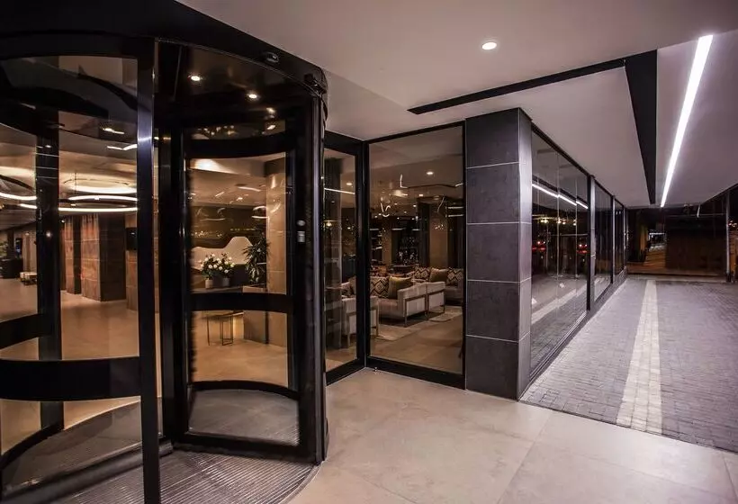 Avani Windhoek Hotel & Casino