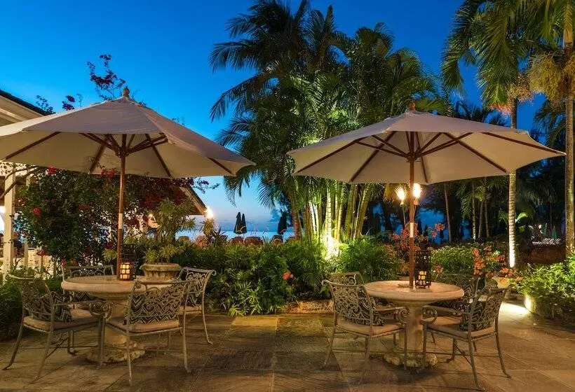 هتل Coral Reef Club