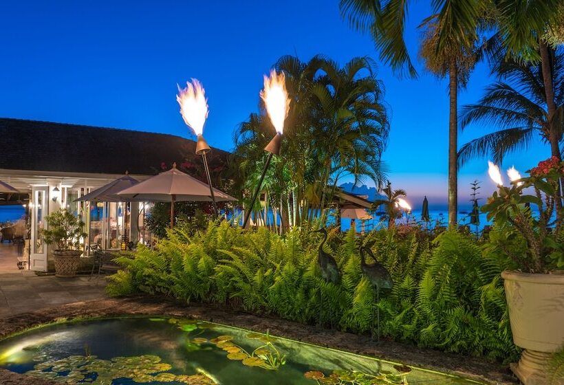 هتل Coral Reef Club