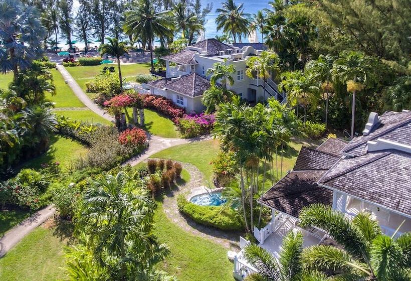 هتل Coral Reef Club