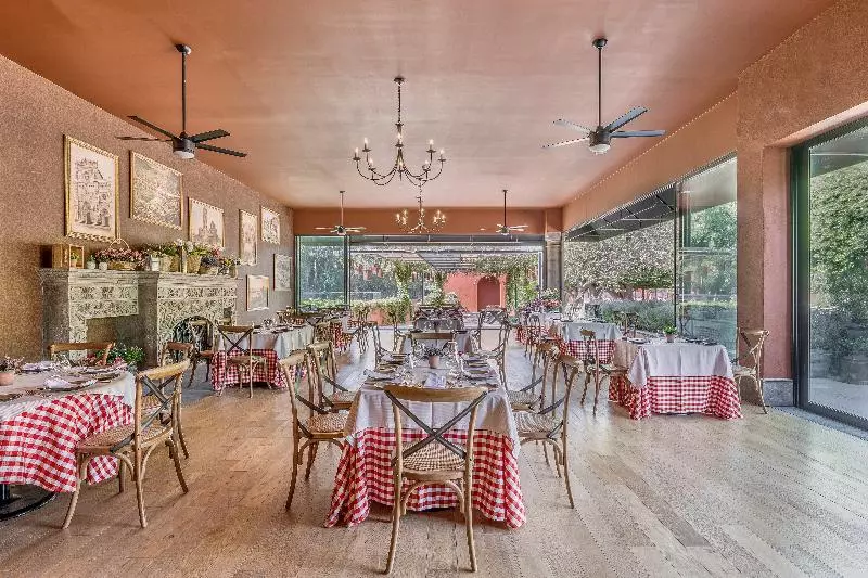 Otel Fiesta Americana Hacienda Galindo Resort & Spa