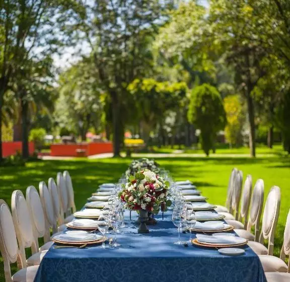 Otel Fiesta Americana Hacienda Galindo Resort & Spa