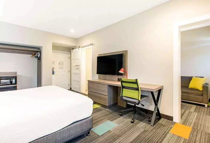 هتل Rodeway Inn Near Melrose Ave