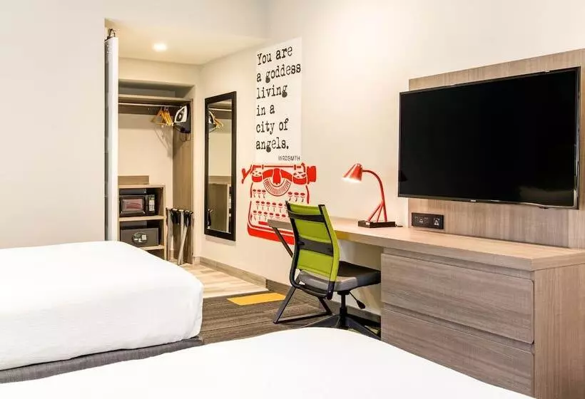 هتل Rodeway Inn Near Melrose Ave