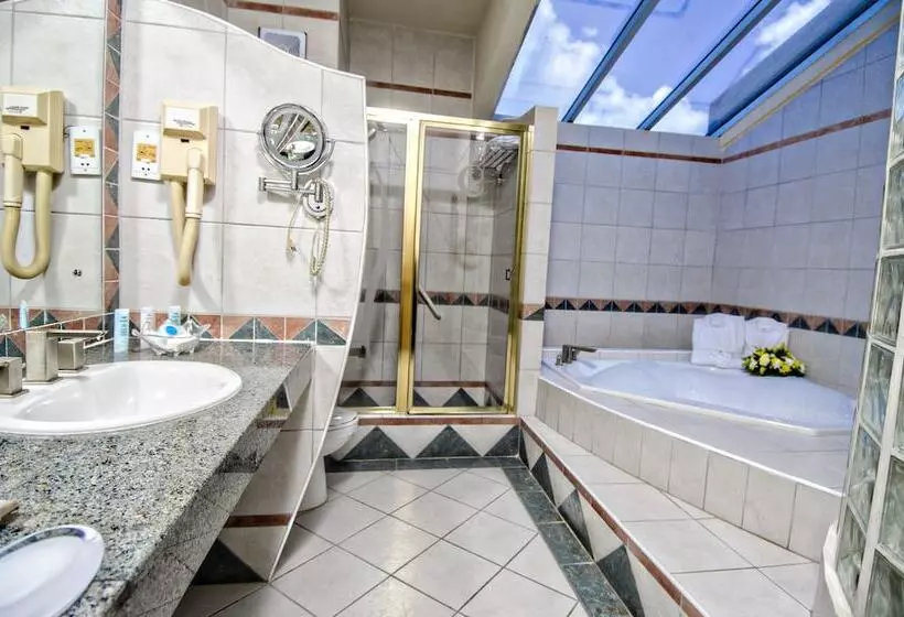 استراحتگاه Accra Beach Hotel & Spa