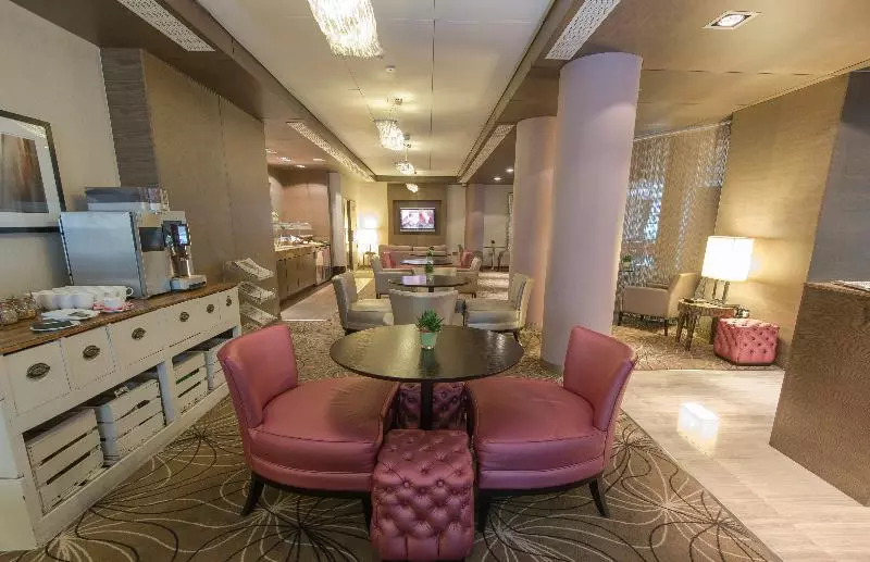 호텔 Doubletree By Hilton London Kensington