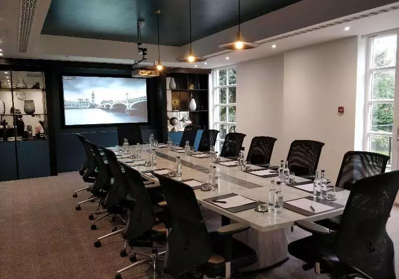 호텔 Doubletree By Hilton London Kensington