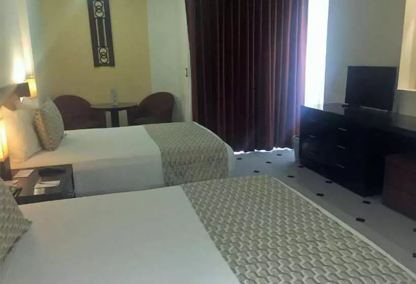 Отель El Conquistador Del Paseo De Montejo