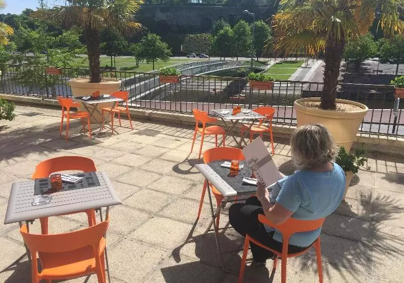 호텔 Hôtel Mercure Saintlô Centre