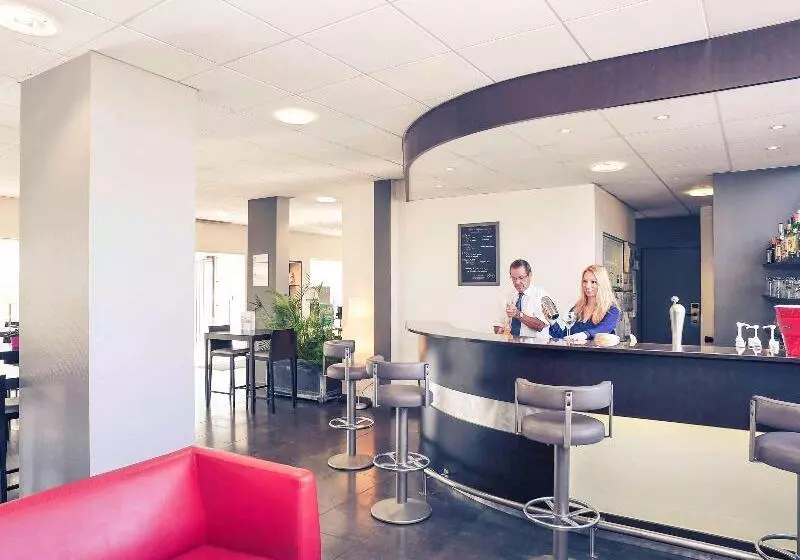 호텔 Hôtel Mercure Saintlô Centre