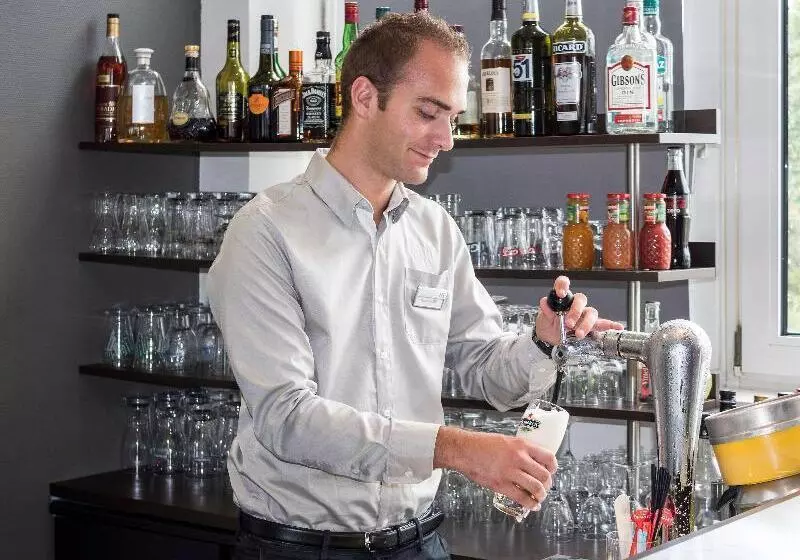 호텔 Hôtel Mercure Saintlô Centre