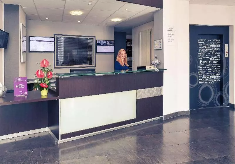 호텔 Hôtel Mercure Saintlô Centre