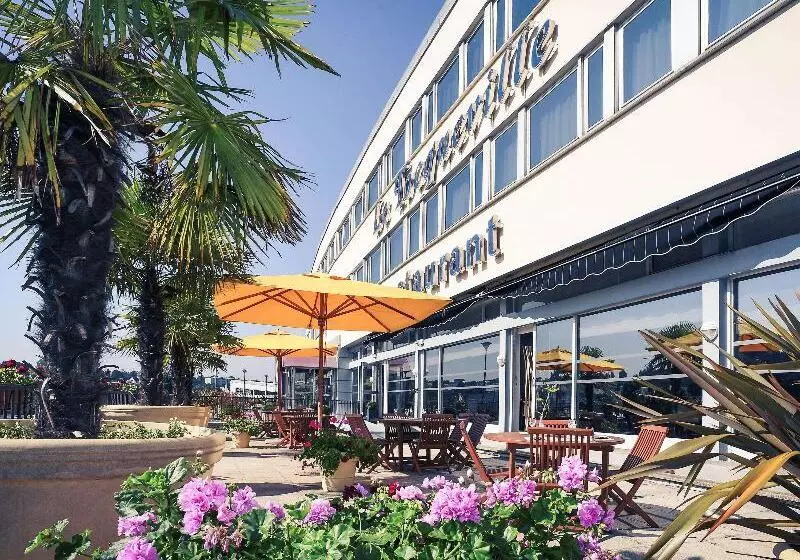 호텔 Hôtel Mercure Saintlô Centre