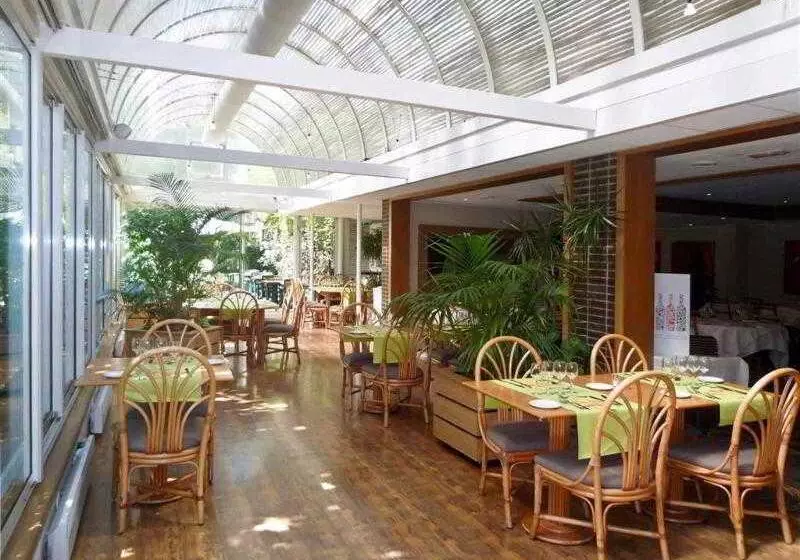 ホテル Ibis Styles Evry Lisses