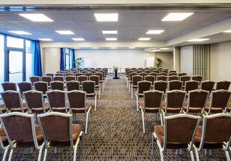 ホテル Ibis Styles Evry Lisses