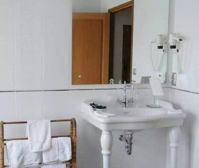 ホテル Auberge Bretonne