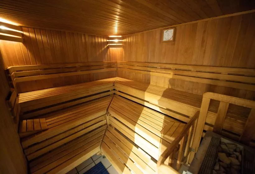 هتل Holiday Inn Berlin City West, An Ihg