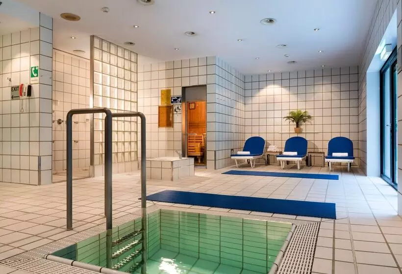 هتل Holiday Inn Berlin City West, An Ihg