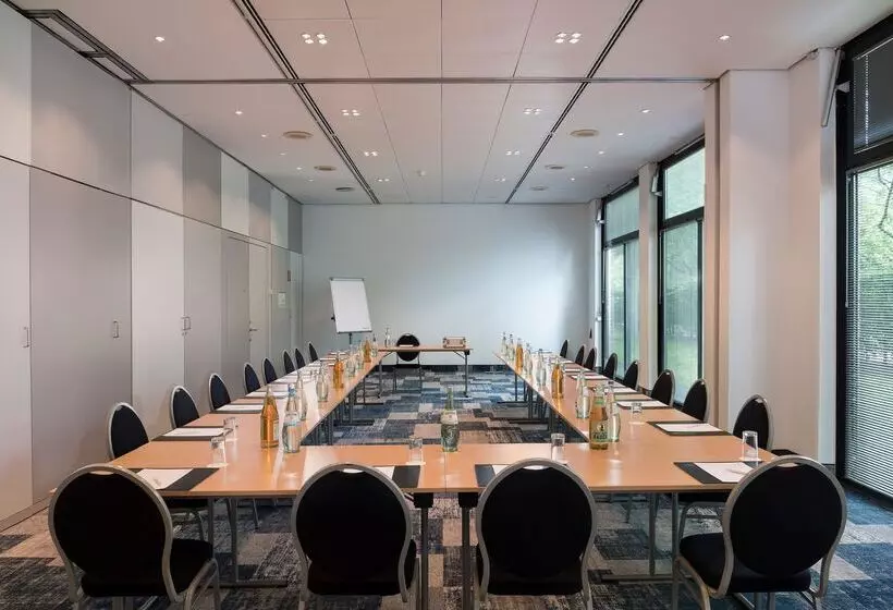 هتل Holiday Inn Berlin City West, An Ihg