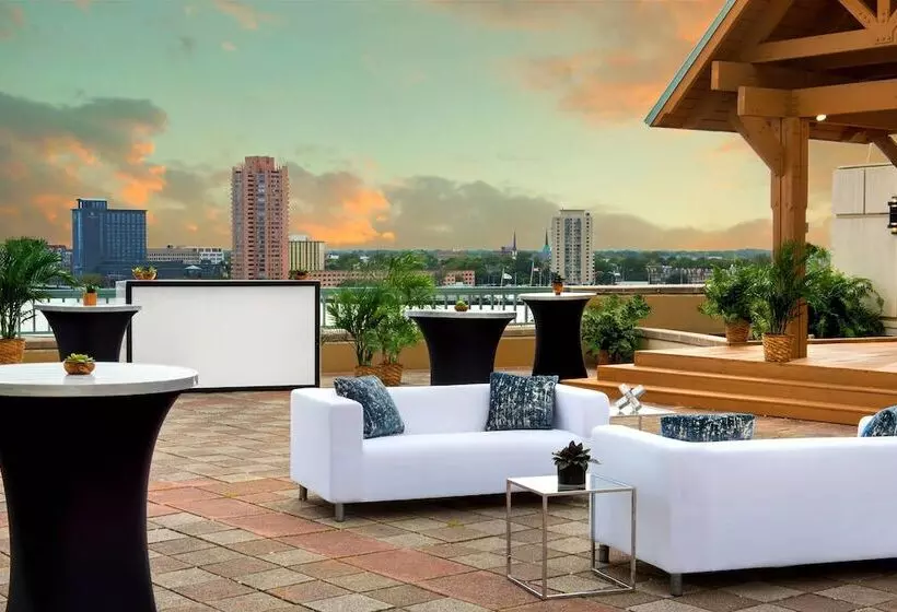 Отель Norfolk Waterside Marriott