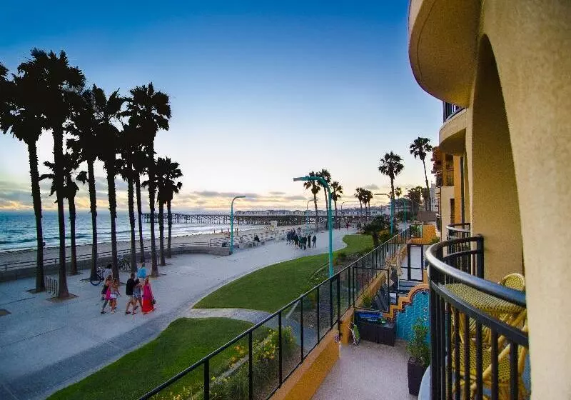 בית מלון כפרי Ocean Park Inn