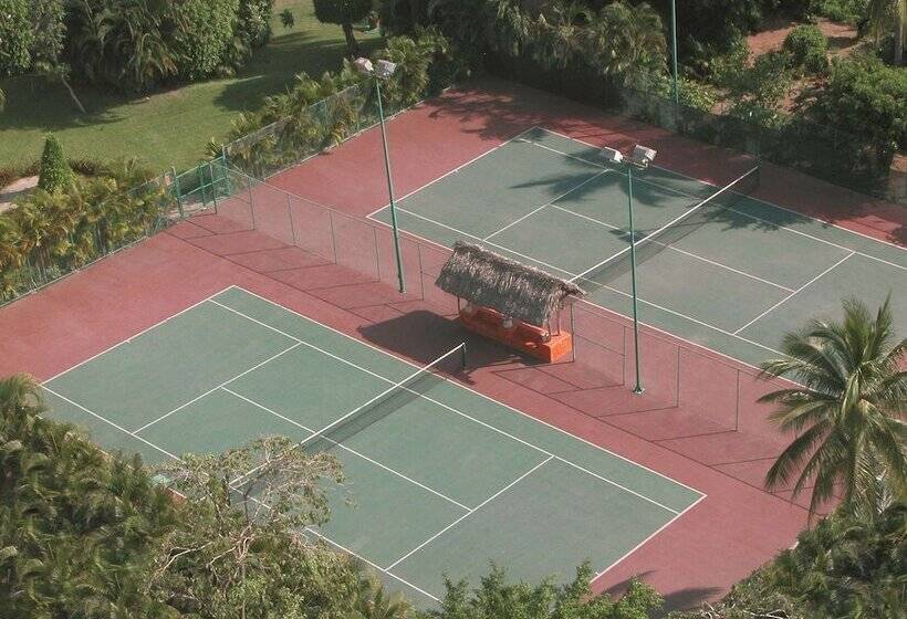 استراحتگاه Emporio Ixtapa With Optional All Inclusive