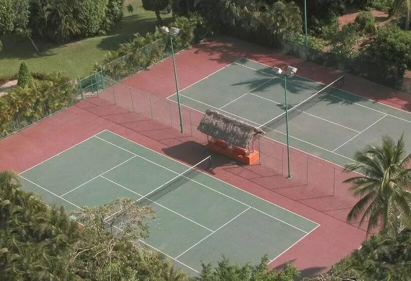 Resort Emporio Ixtapa   With Optional All Inclusive