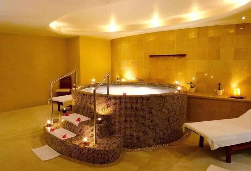 Resort Emporio Ixtapa   With Optional All Inclusive