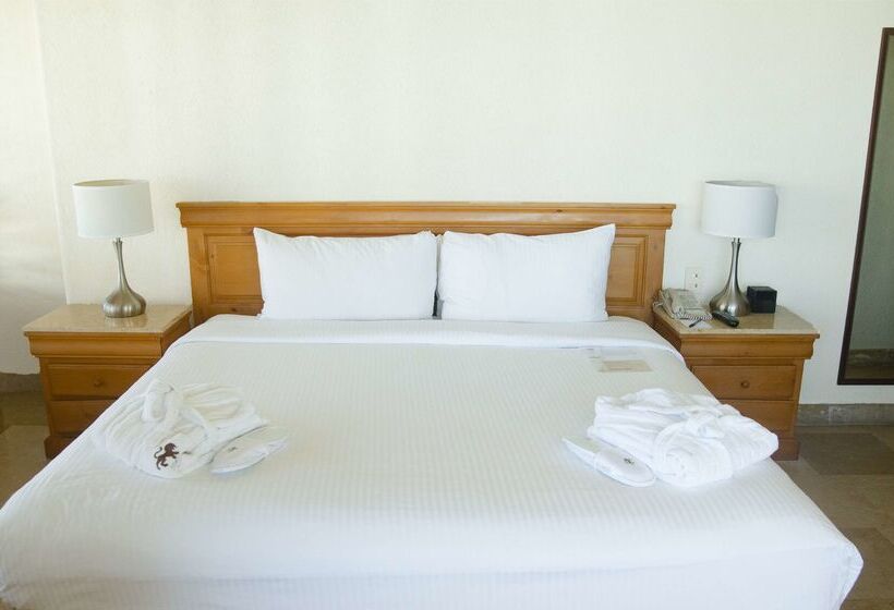 استراحتگاه Emporio Ixtapa With Optional All Inclusive