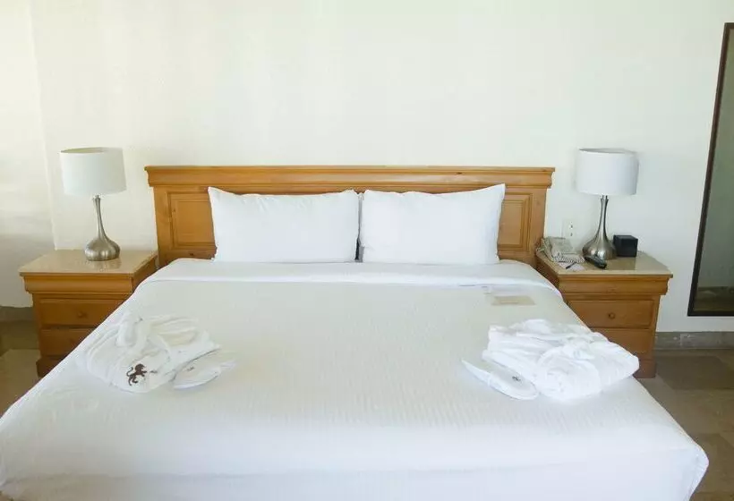 Resort Emporio Ixtapa   With Optional All Inclusive