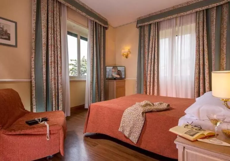 Santa Costanza By Omnia Hotels