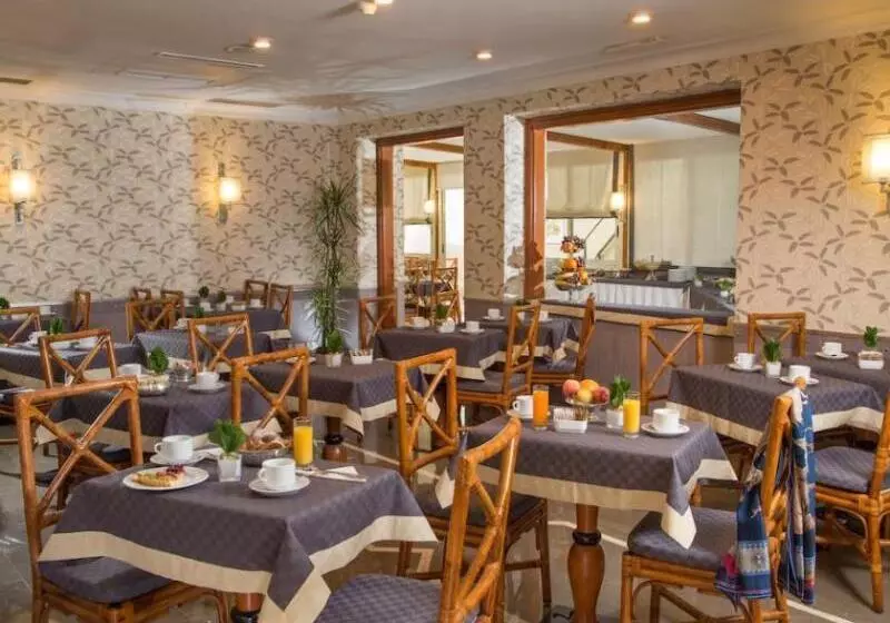 Santa Costanza By Omnia Hotels