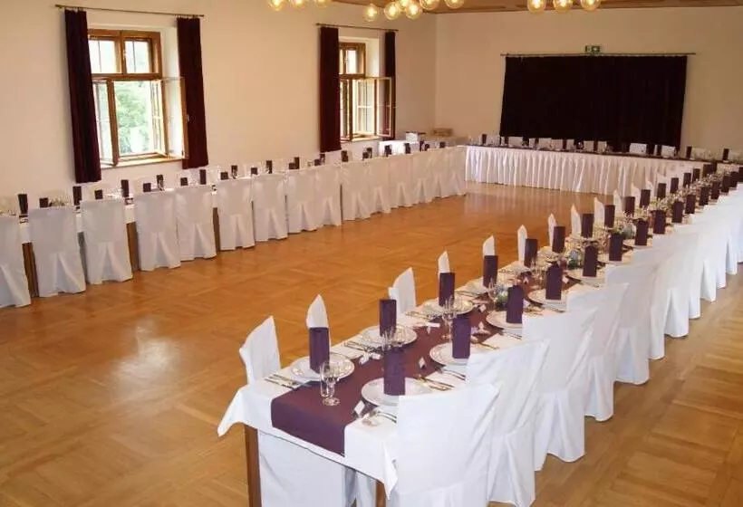 酒店 Zámek Velká Bystřice