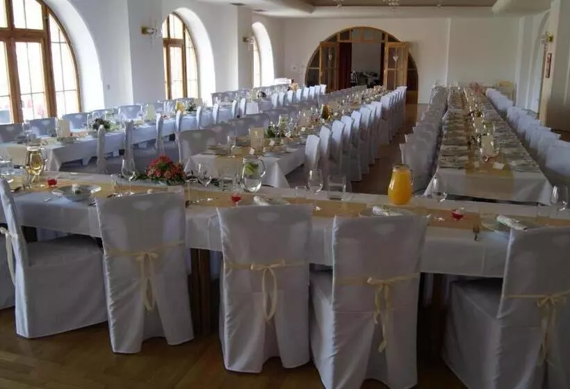 酒店 Zámek Velká Bystřice