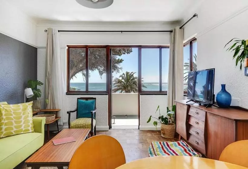 Отель Place On The Bay