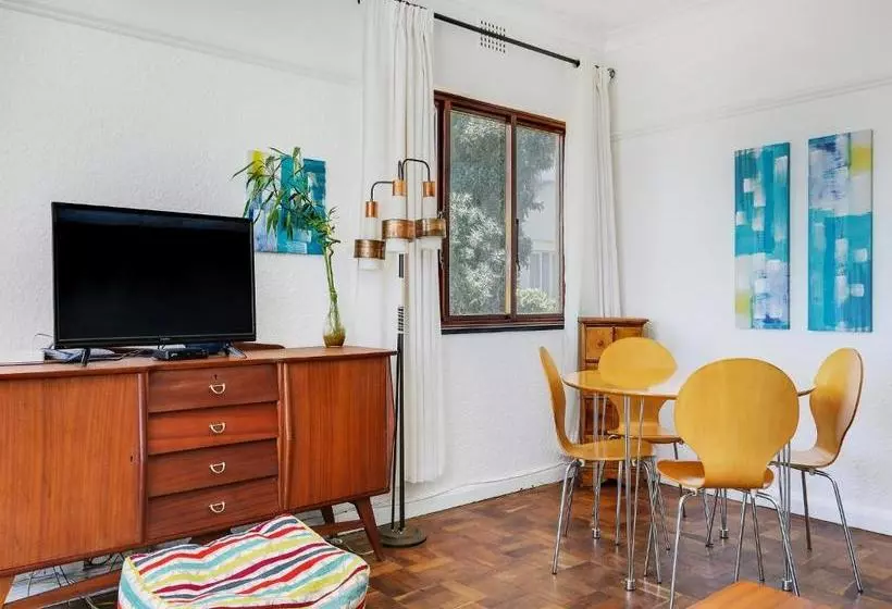 Отель Place On The Bay