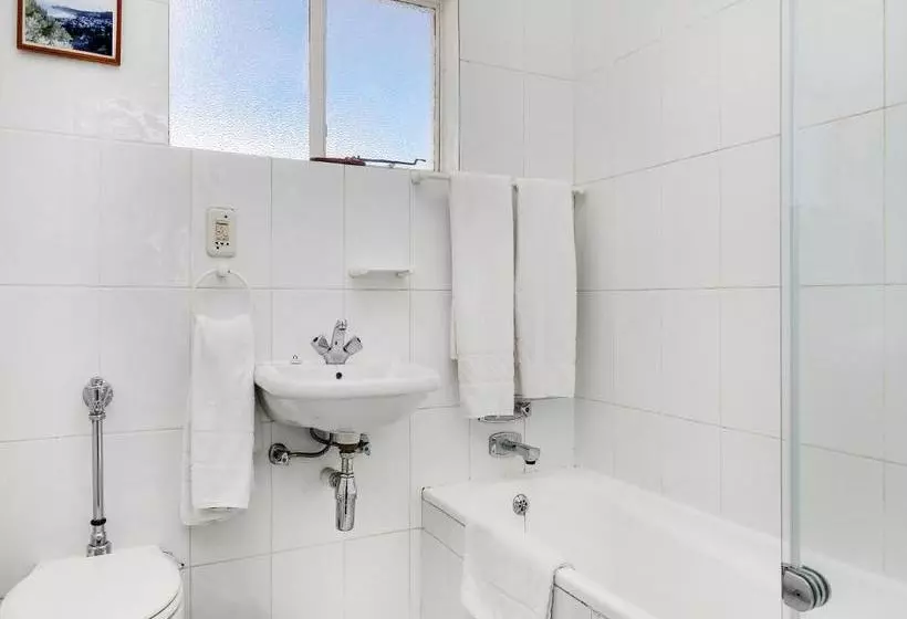 Отель Place On The Bay