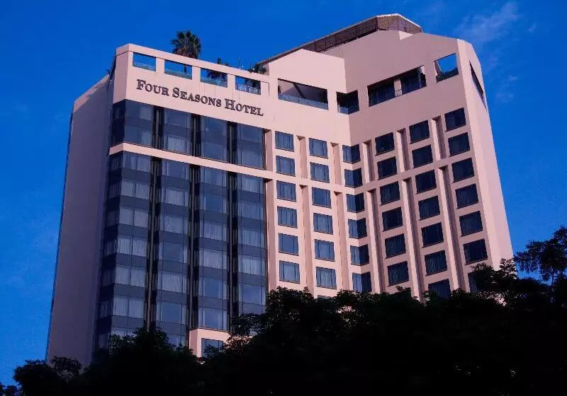 Four Seasons Hotel Singapore