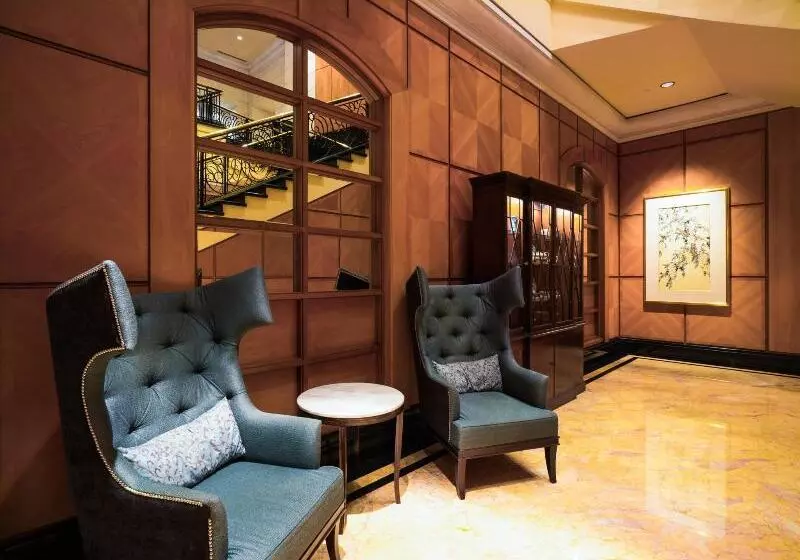 Four Seasons Hotel Singapore