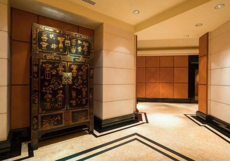 Four Seasons Hotel Singapore