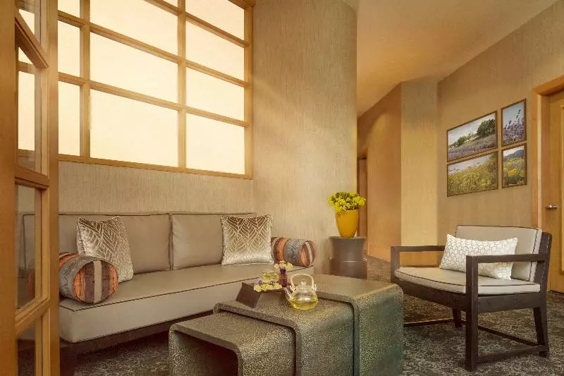 Four Seasons Hotel Singapore