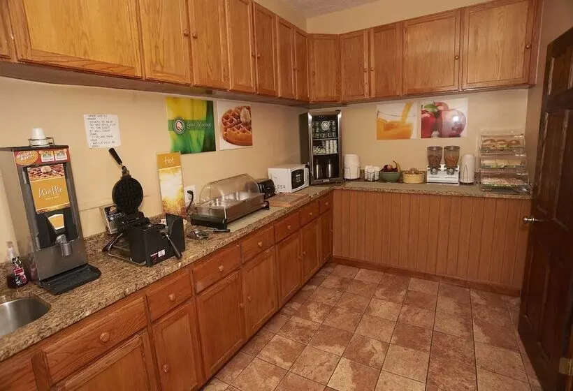 فندق Quality Inn