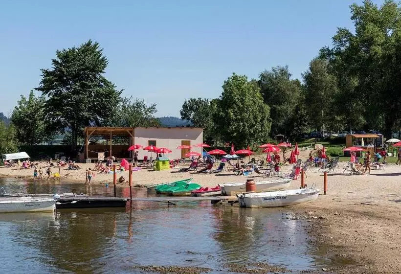 בית מלון כפרי Racek