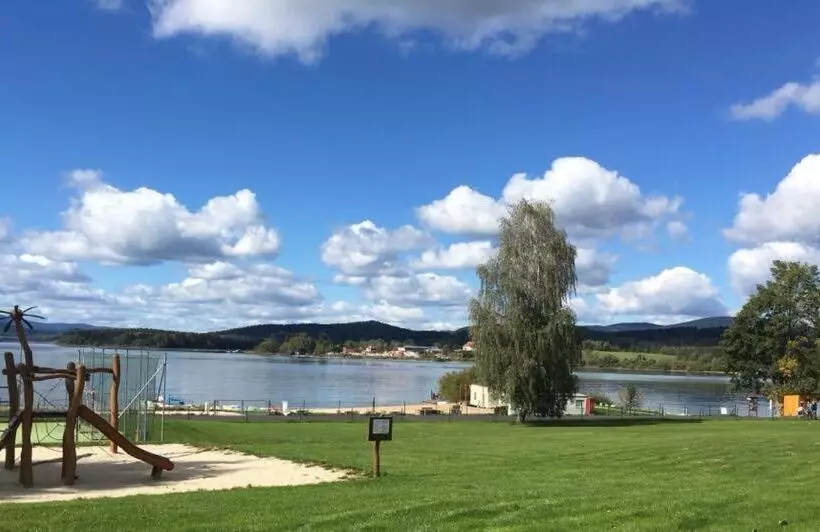 בית מלון כפרי Racek