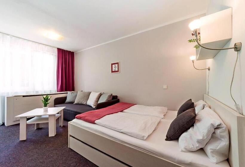 בית מלון כפרי Racek