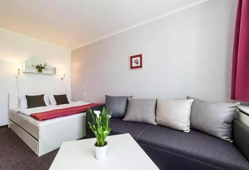 בית מלון כפרי Racek