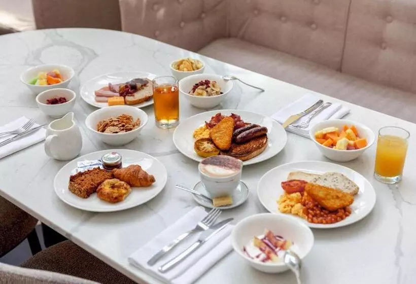 Amora Hotel Brisbane