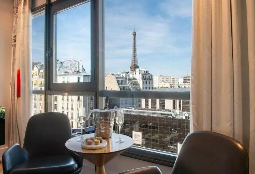 ホテル Le Parisis Paris Tour Eiffel