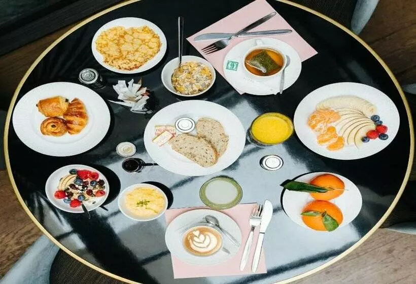 ホテル Le Parisis Paris Tour Eiffel